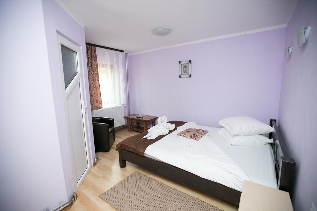 Pensiunea Viki Tău Bistra Exterior photo